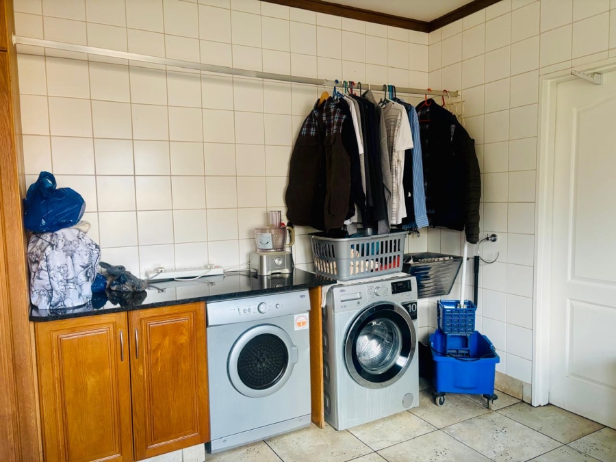 3 Bedroom Property for Sale in Vredenhof Sh Free State